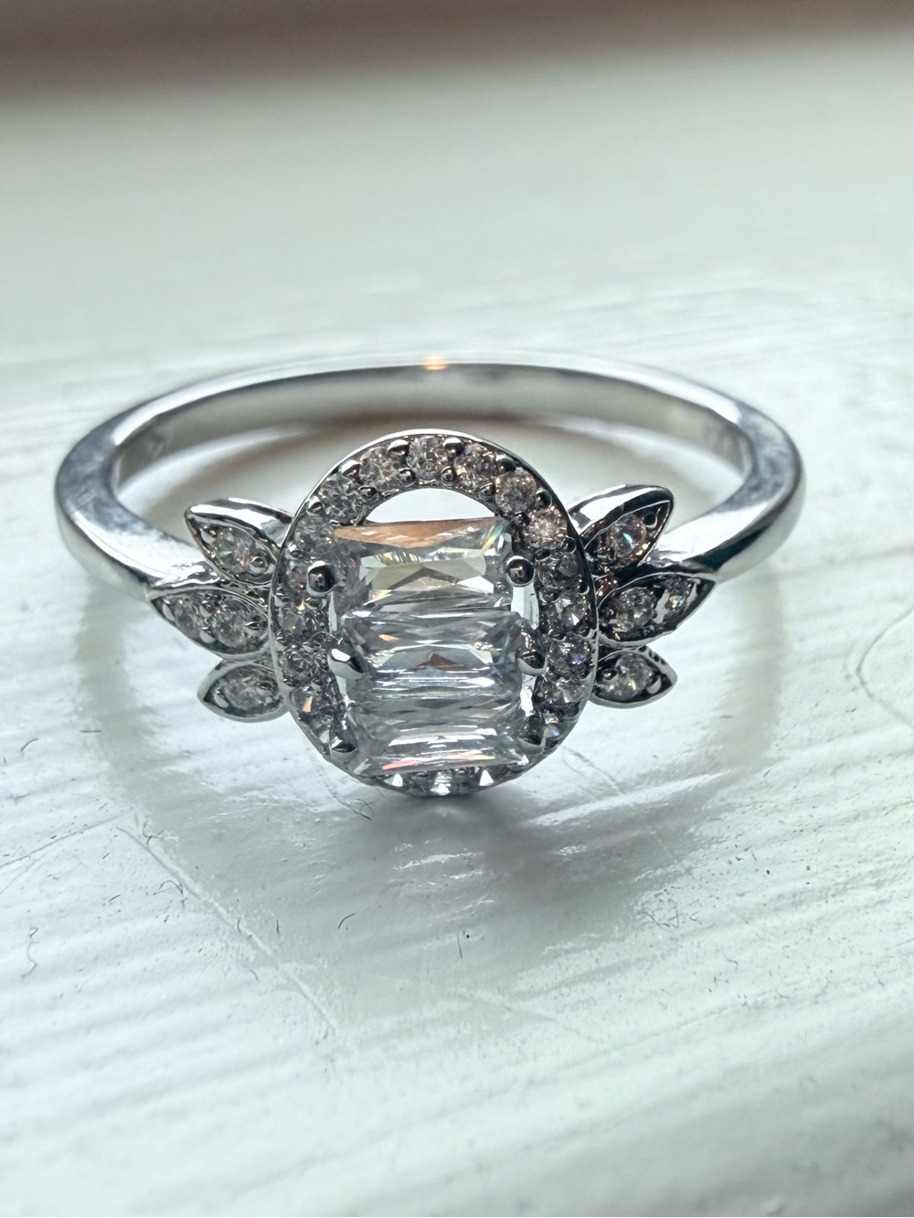 NEW! 14k White Gold Plated Oval Halo CZ Ring - size 9
